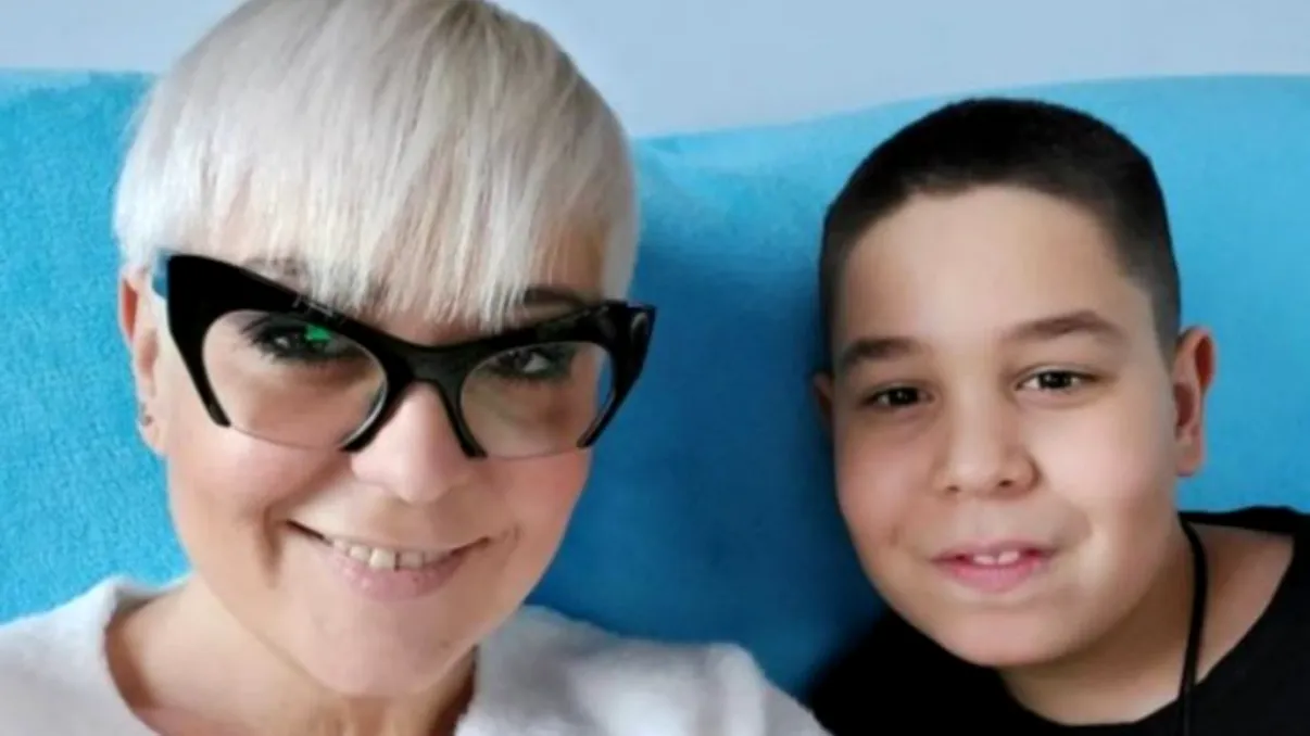 Ce a pățit copilul Monicăi Anghel la școală. Artista l-a mutat de urgență la altă unitate de învățământ