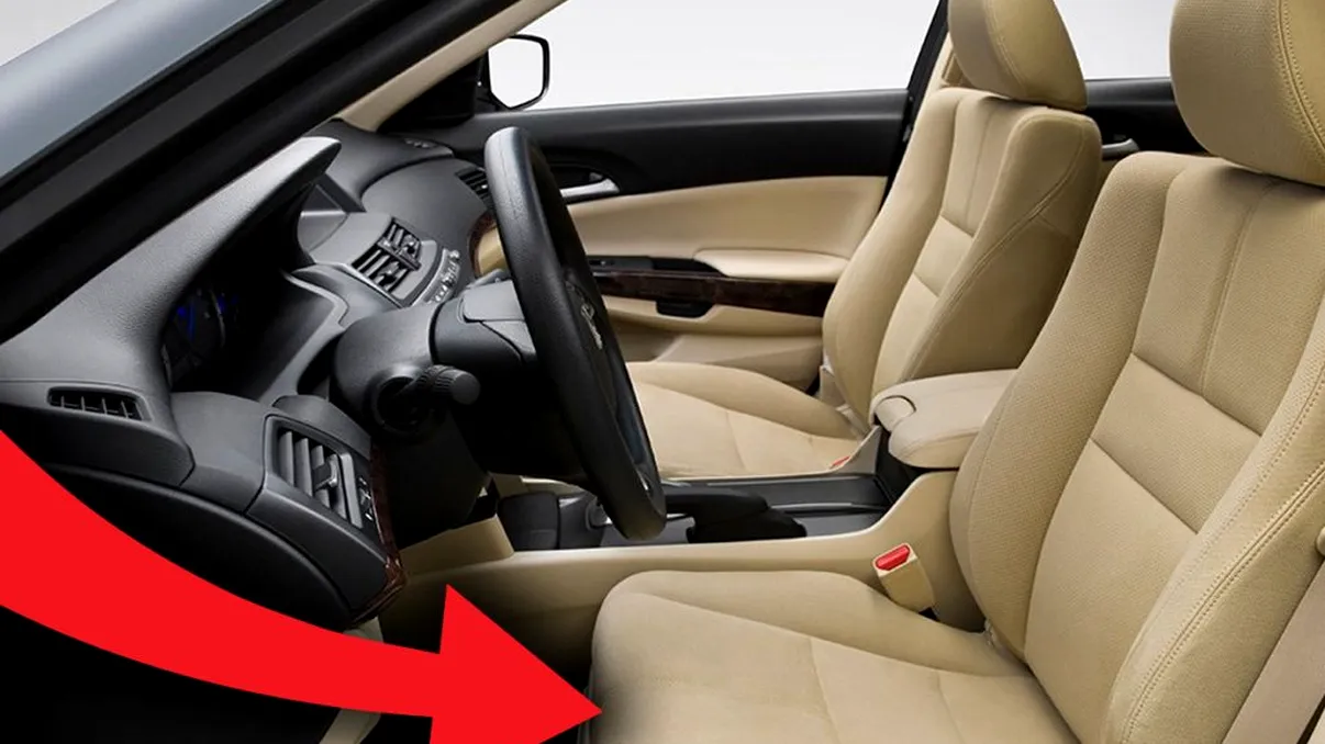 Dotarea secretă care se găsește în unele mașini. Ce ai sub scaunul șoferului  VIDEO