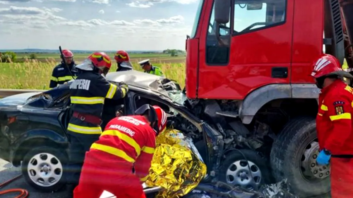 Accident ingrozitor pe DN3 cu doi morți. Ce s-a întâmplat cu autoturismul în care se aflau victimele