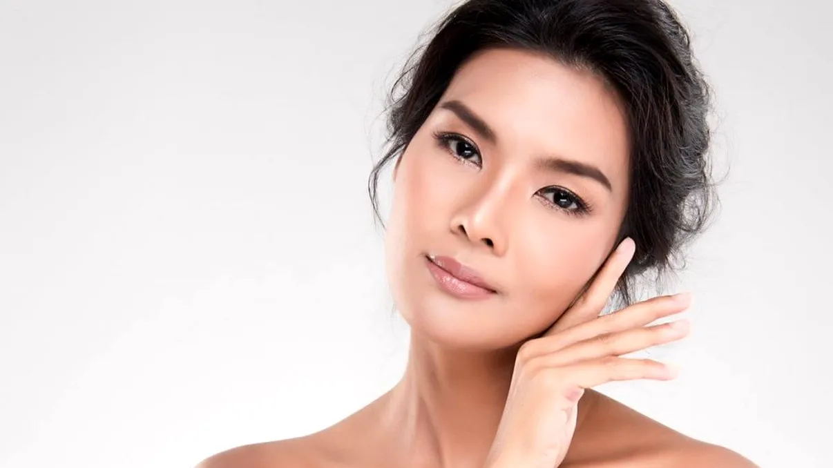 Trucul japonezilor pentru curățarea tenului în 10 minute. Metoda 4-2-4 pe care o folosesc asiaticii