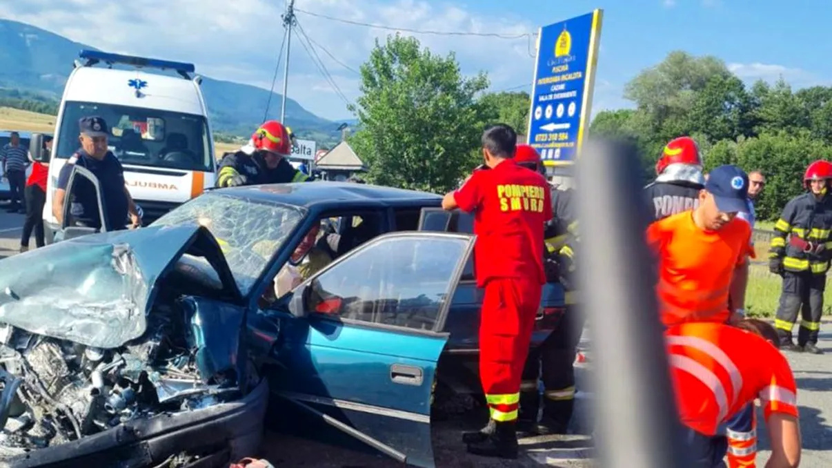 Accident teribil în Gorj, cu trei mașini implicate. Două femei au murit, iar alte patru persoane au ajuns la spital în stare gravă. Ce tragedie s-a întâmplat