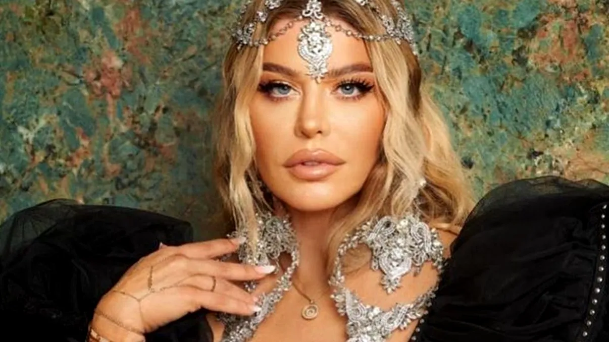 Loredana Groza a încins Grecia în costumul ei de baie. Imaginile sunt pur și simplu demențiale