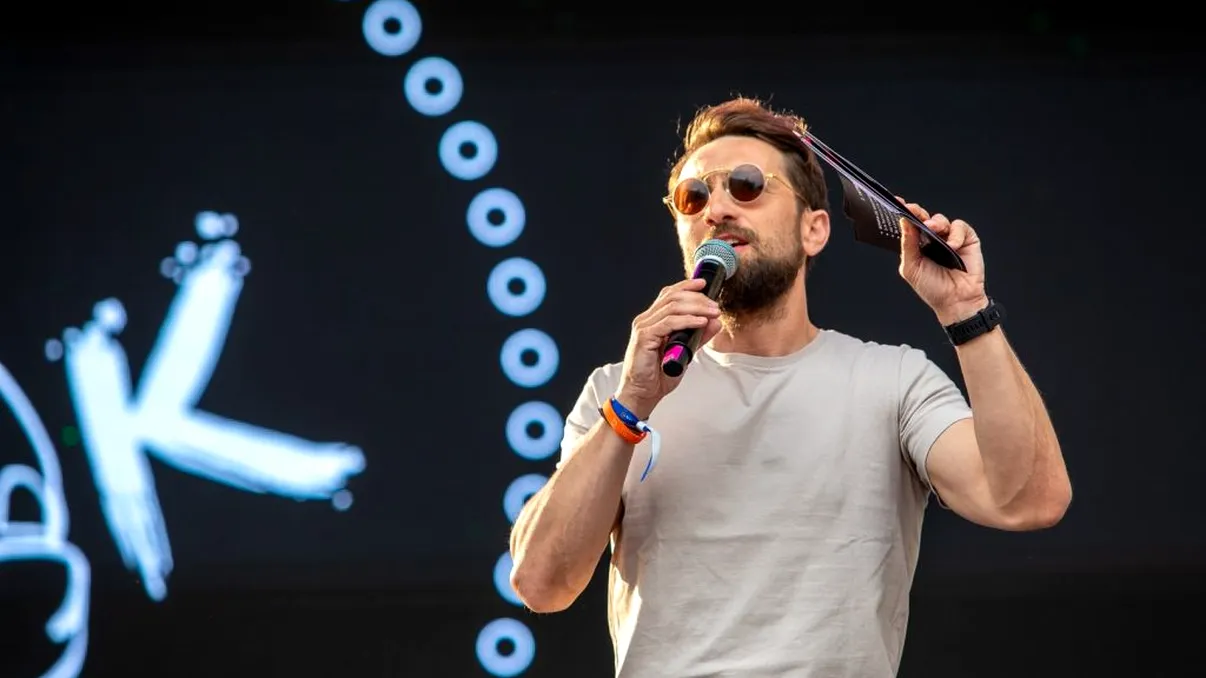 Cum arată fratele lui Dani Oțil, Dorin. Ți se pare că cei doi seamănă?