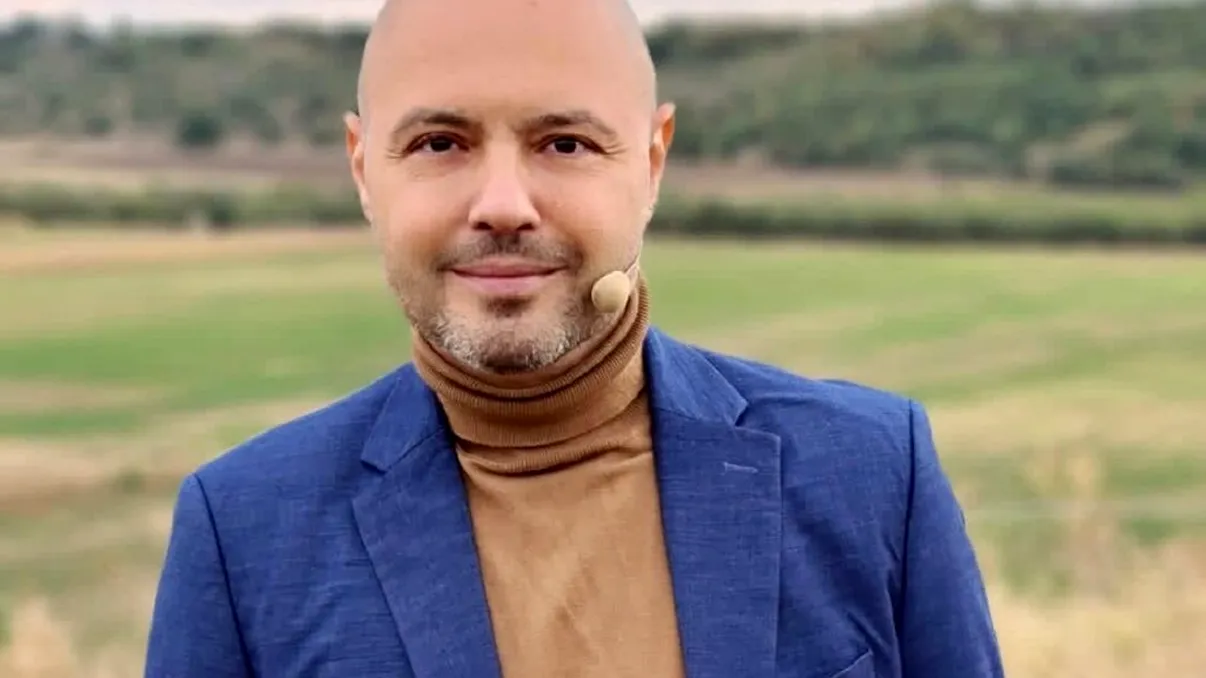 Mihai Mitoșeru, dezvăluiri despre noua lui iubită care l-a uluit total. Ce planuri mai are: „Vreau să mă însor, vreau să fac nuntă” EXCLUSIV