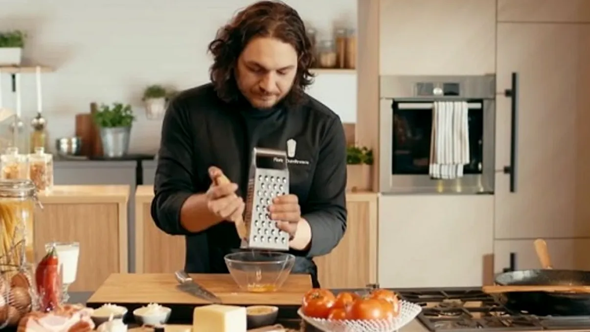 Rețeta de paste carbonara a lui Chef Florin Dumitrescu. Ingredientul secret care face diferența