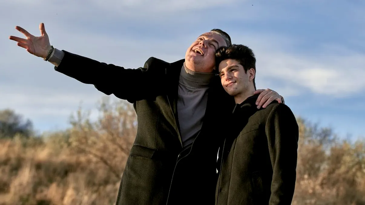 Adrian Enache „dă din casă”. Ce planuri are fiul său și al Iulianei Marciuc. Pentru ce carieră se pregăteşte adolescentul EXCLUSIV