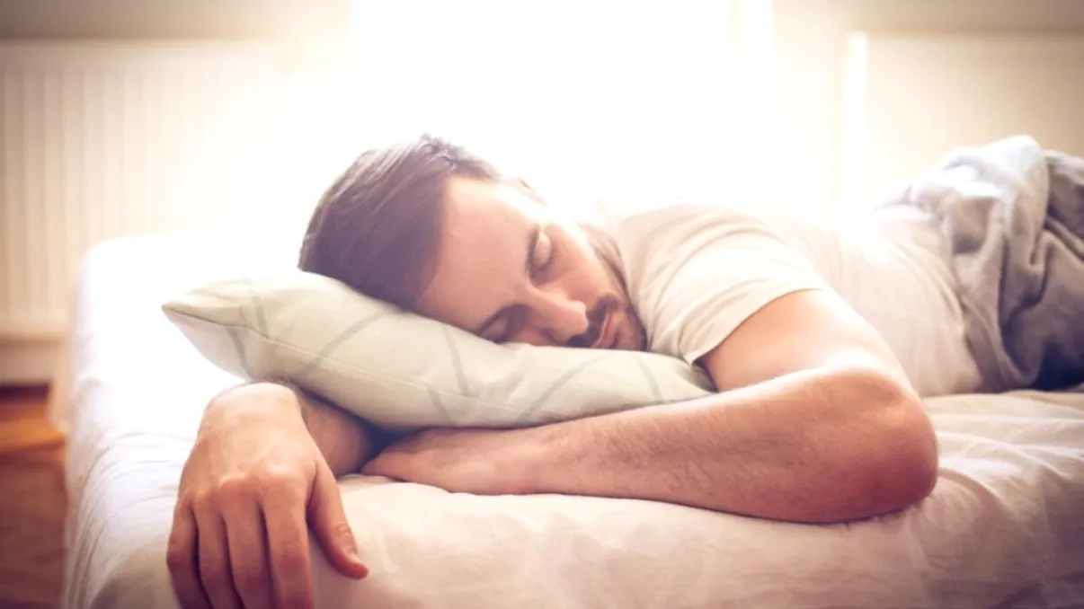 Câte ore trebuie să doarmă oamenii care au împlinit 40 de ani. Care este motivul