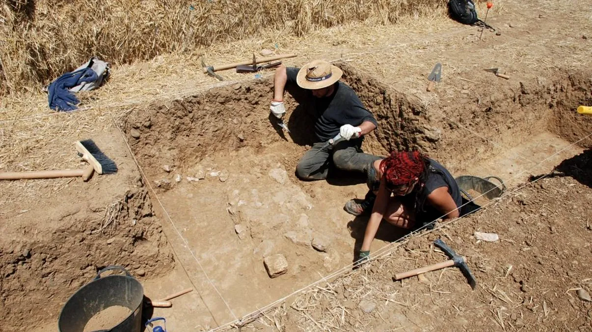 Locul din România unde s-au descoperit cele mai vechi fosile de oameni moderni din Europa. Cu ce s-au ocupat