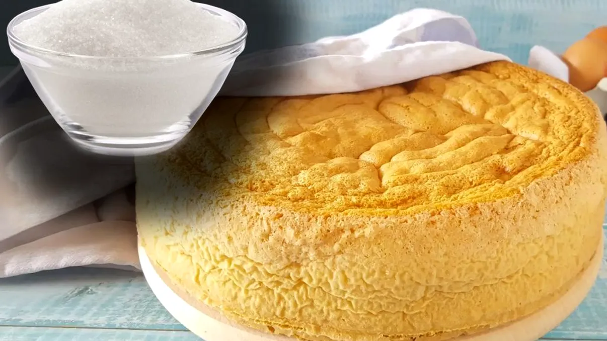 Secretul celui mai pufos pandișpan. Ce trebuie să faci cu zahărul înainte de a-l pune în aluat