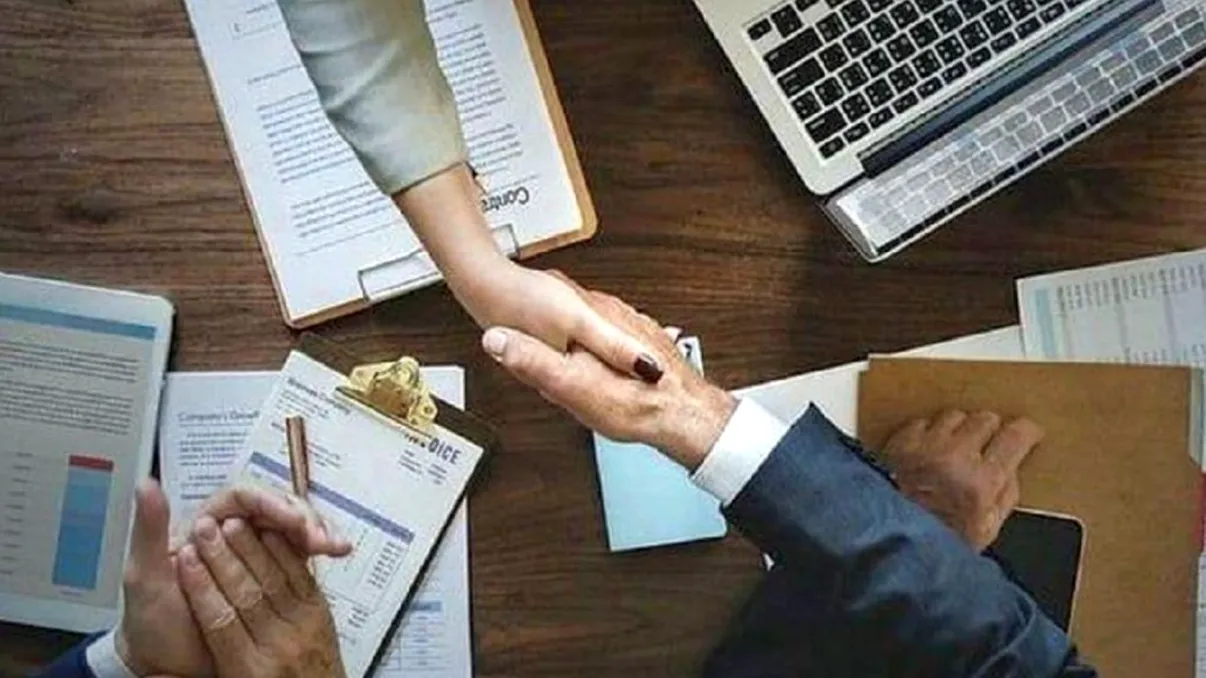 Gigantul din România care deschide magazine noi în 2022. Se vor face multe angajări