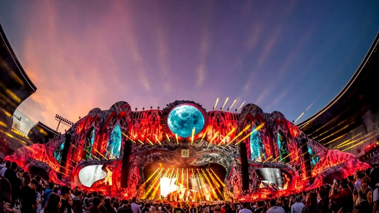 Un clujean şi-a închiriat balconul pentru cei care au fost la Untold. Suma uriaşă cerută pentru 4 nopţi de cazare