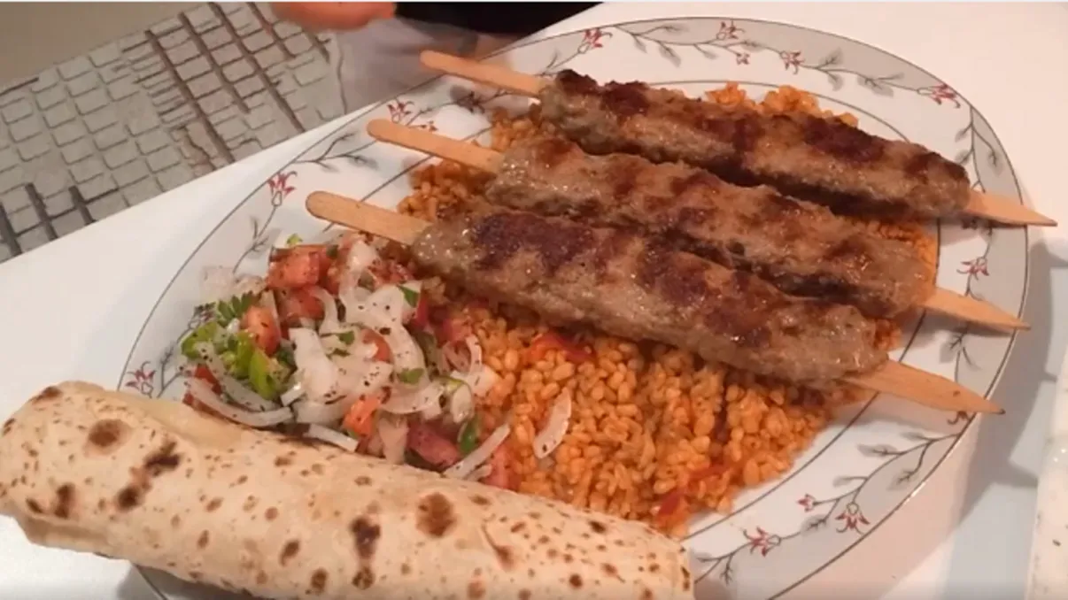 Secretul celui mai bun kebab. Ce să nu faci niciodată cu carnea