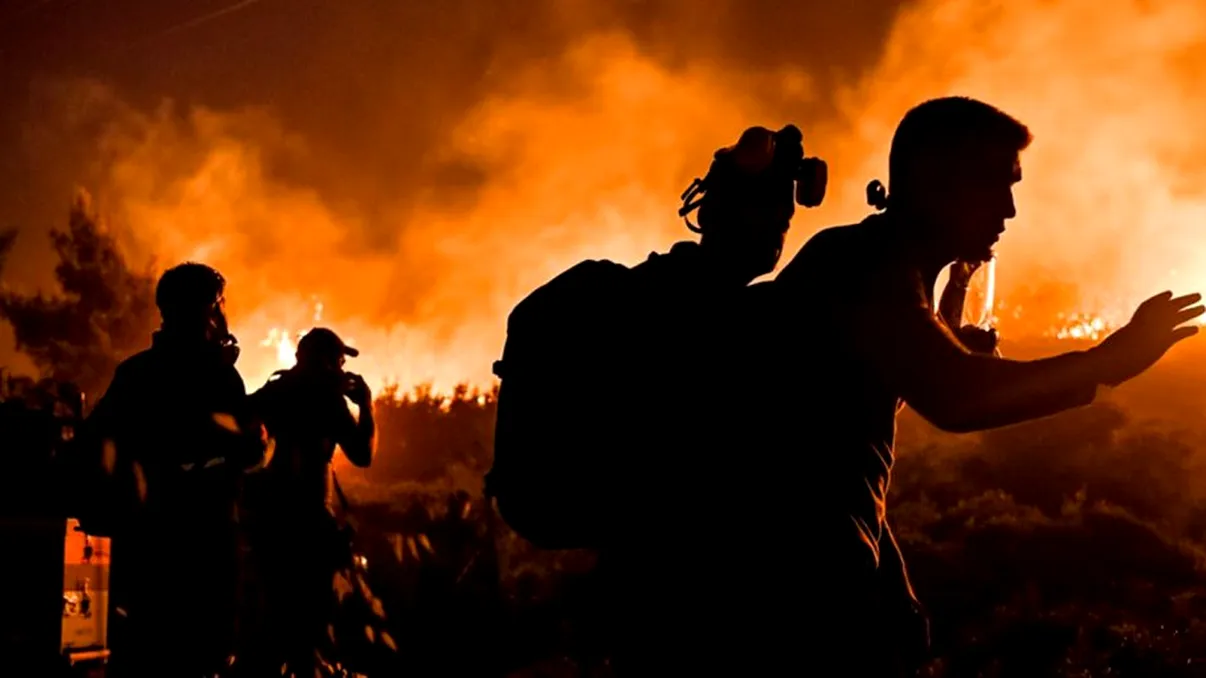 Mai mulţi turişti, evacuaţi din Thassos. Incendiile de vegetaţie se extind, pădurile s-au reaprins. Update