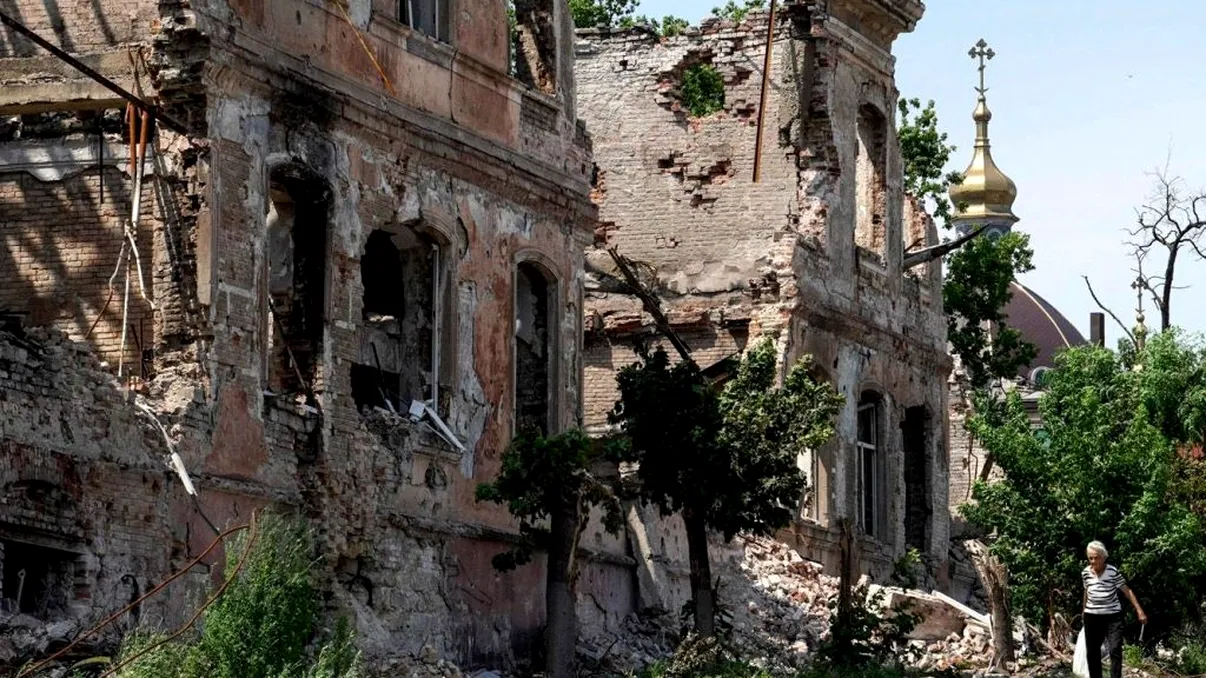 O agenție de turism din Ucraina invită cetățenii străini să facă tururi în țara invadată de ruși. Cu ce destinații și oferte „atractive