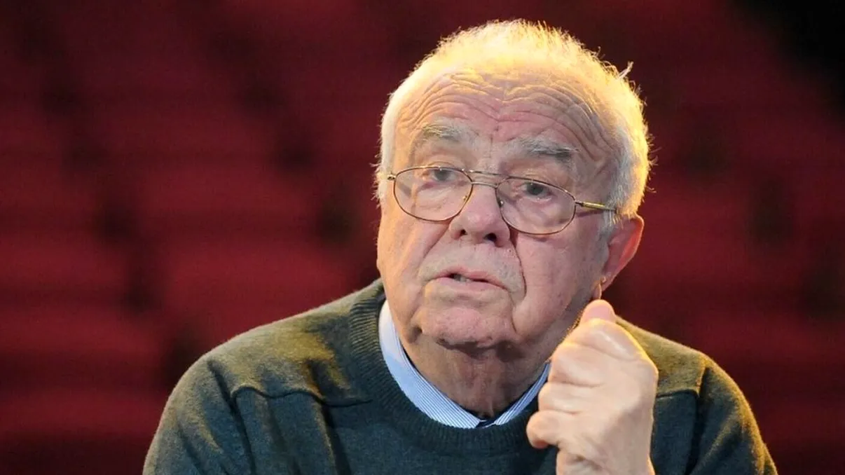 Alexandru Arșinel, intubat și hrănit prin perfuzii la Spitalul Universitar. Familia speră la o minune: „Rămâne la Terapie Intensivă” EXCLUSIV