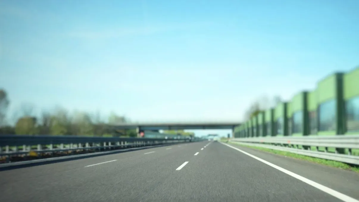 O nouă autostradă în România. Zona în care se vor construi zeci de poduri şi tuneluri