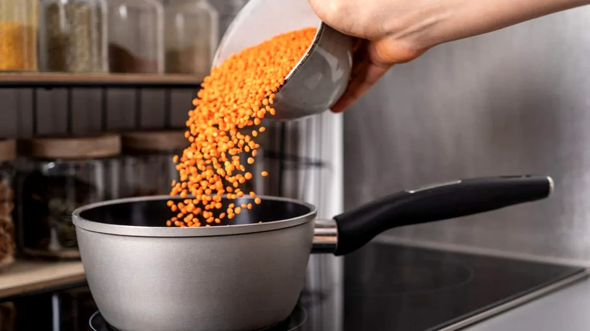 Cât se fierbe lintea, de fapt. Aşa iese mâncarea cremoasă, multe gospodine nu ţin cont de detaliu