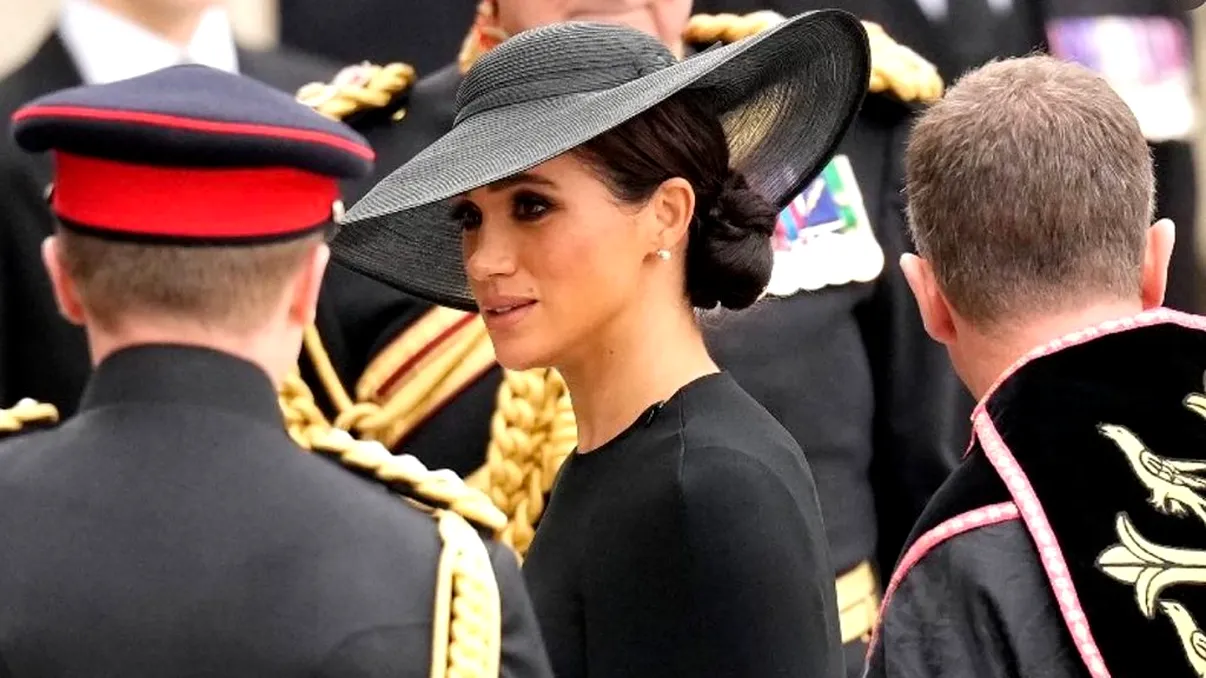 Ce a făcut Meghan Markle la înmormântarea Reginei Elisabeta. Toţi o laudă acum pentru asta. Foto