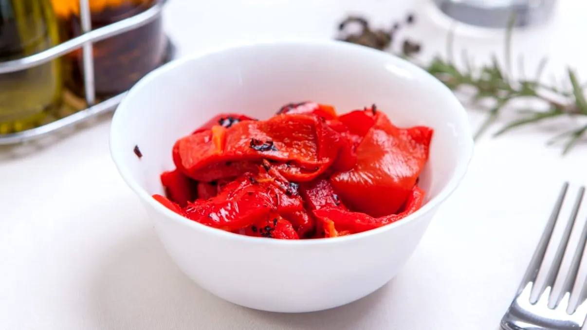 Secretul celor mai buni ardei şi gogoşari copţi. Ce trebuie să faci înainte de a-i coace. Puţini ştiu detaliul