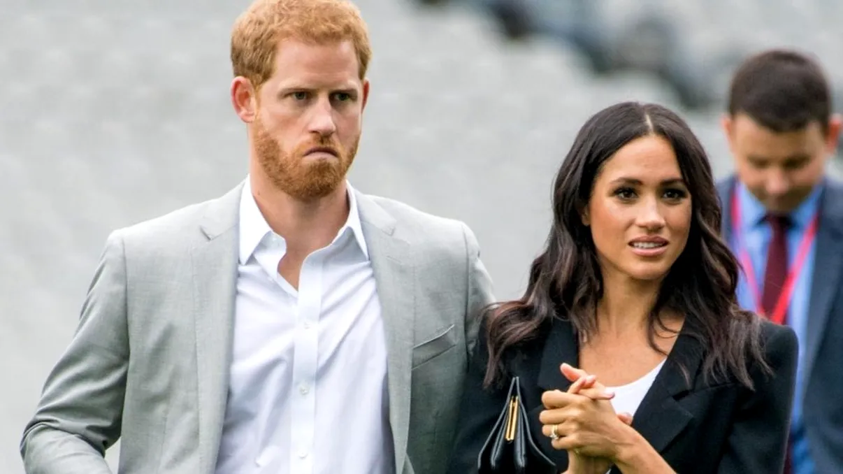 Gestul Familiei Regale care îi va deranja pe Meghan şi pe Harry. Ce s-a întâmplat cu portretul oficial al familiei