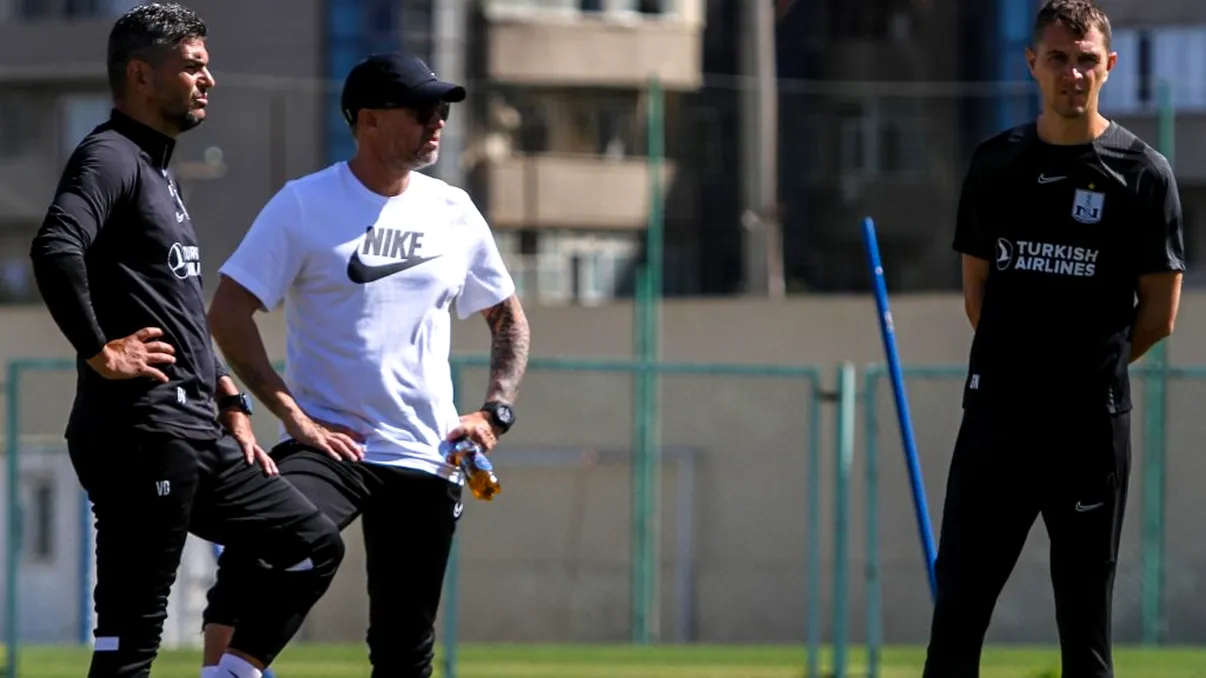 „Să meargă la un doctor, să i se ia temperatura”. Laurenţiu Reghecampf, contestat puternic în Azerbaidjan. „Ziua în care va pleca, va fi cea mai fericită”