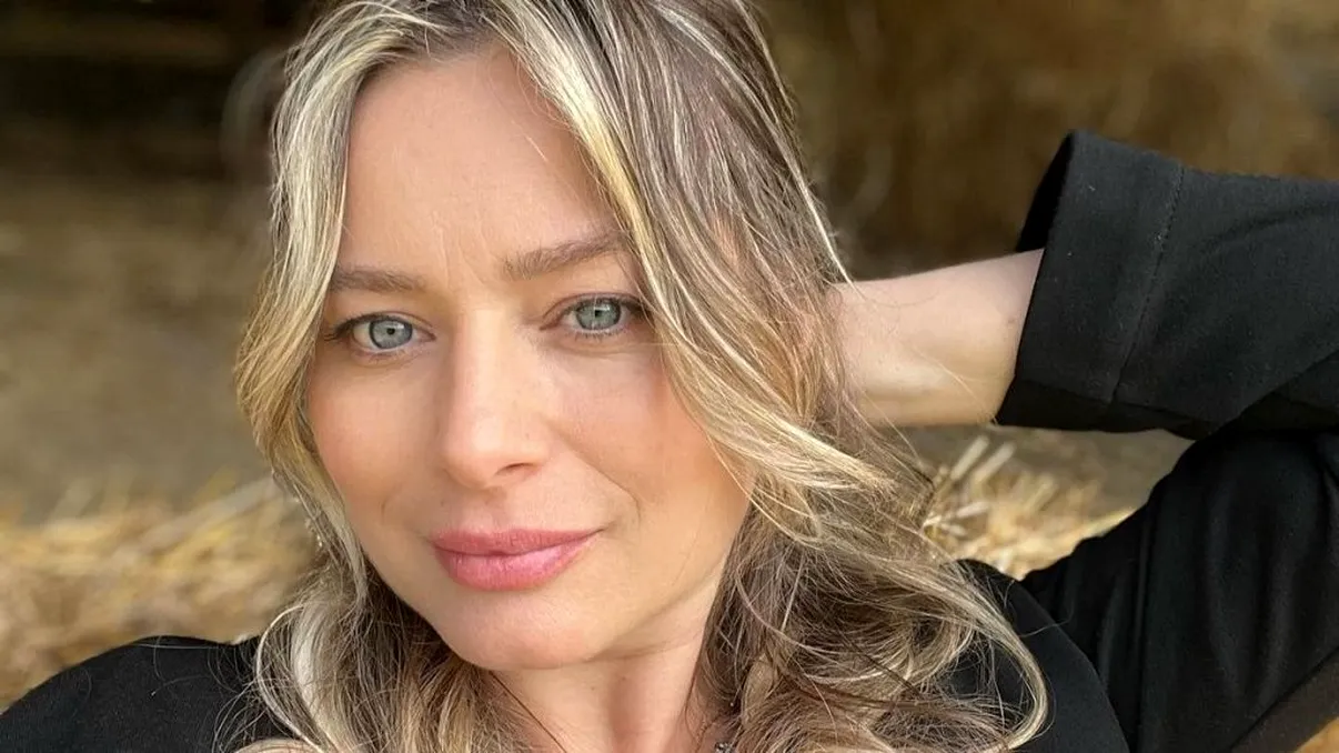 Decizia luată de Laura Cosoi la nici trei luni de când a născut. Ce spune despre relația actuală cu soțul său. Interviu EXCLUSIV