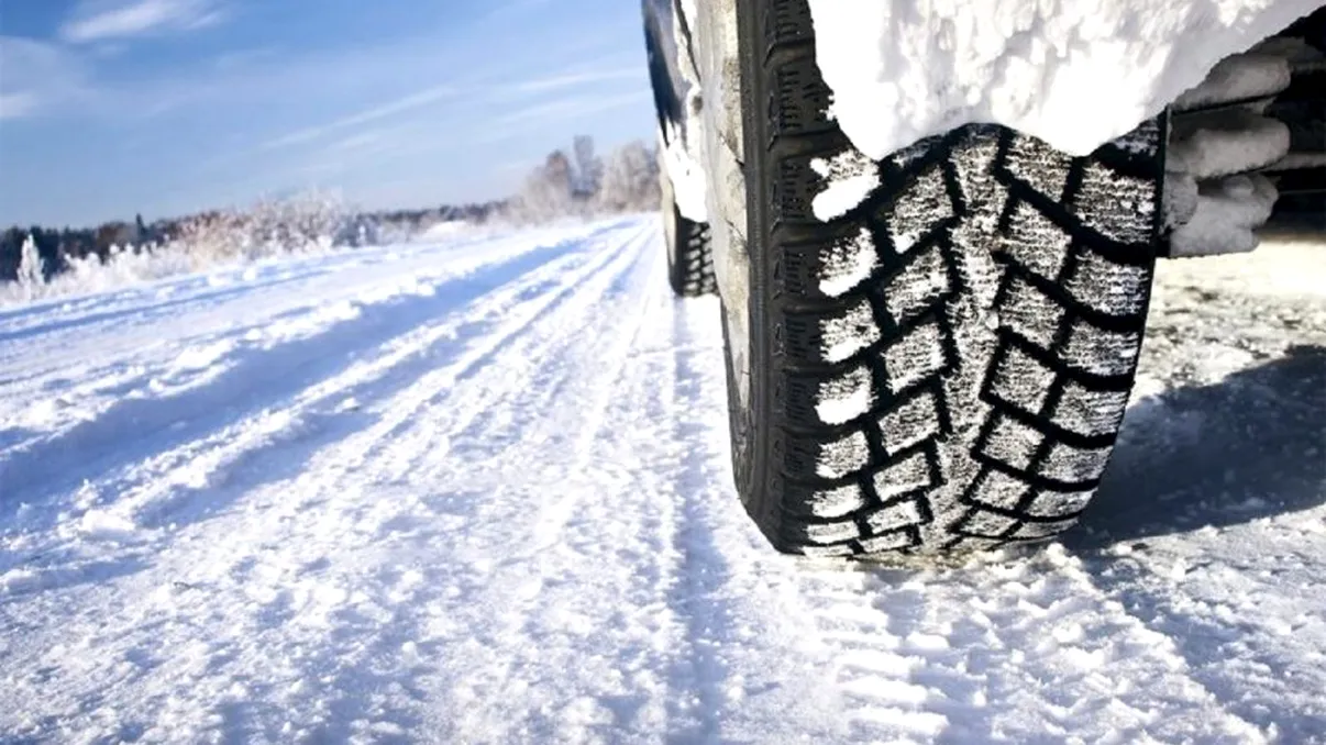 Zonele din România în care a venit deja iarna. Avertisment serios pentru şoferi, e nevoie de cauciucuri speciale!