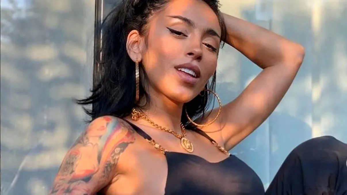 Ruby s-a îmbrăcat în folie alimentară la un eveniment monden. I-a șocat pe toți cei prezenți VIDEO