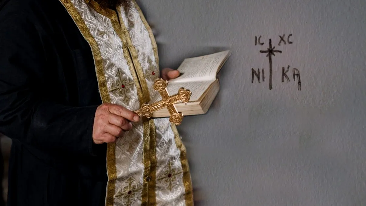 Când este bine să faci sfeștania la casă. Sfatul preoţilor pentru români, aşa vor avea linişte şi belşug