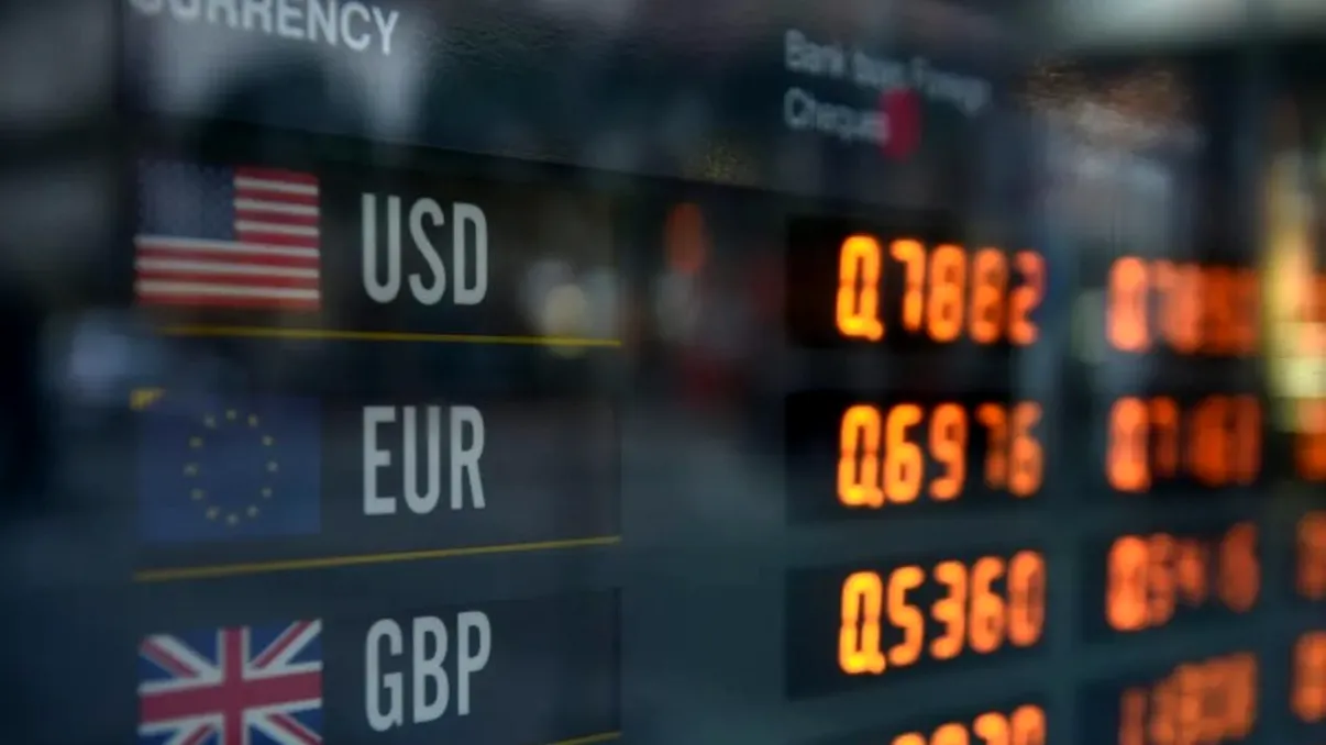 Curs valutar BNR pentru 10 octombrie 2022. Ce se întâmplă cu euro la început de săptămână?