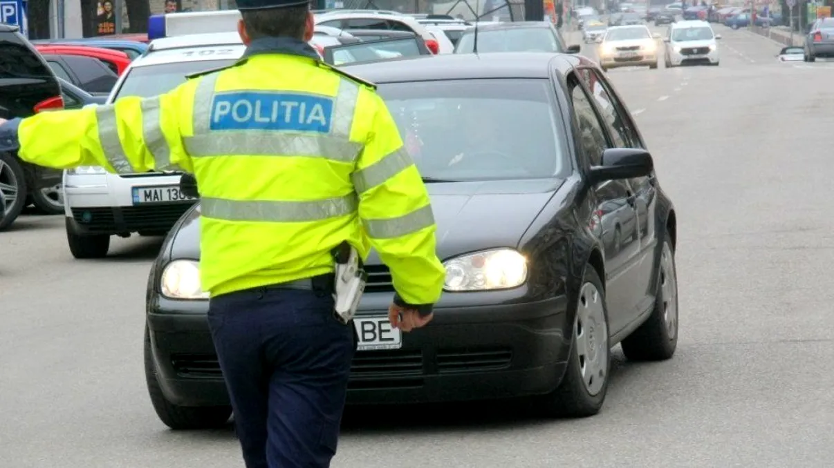 Românul care a circulat 18 ani fără permis auto. Cum au aflat poliţiştii că acesta încălca grav legea