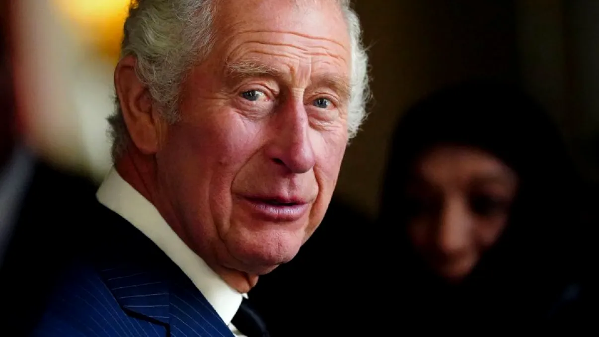 Ce i-a propus un român Regelui Charles la vizita din Scoția. Până și monarhul a zâmbit