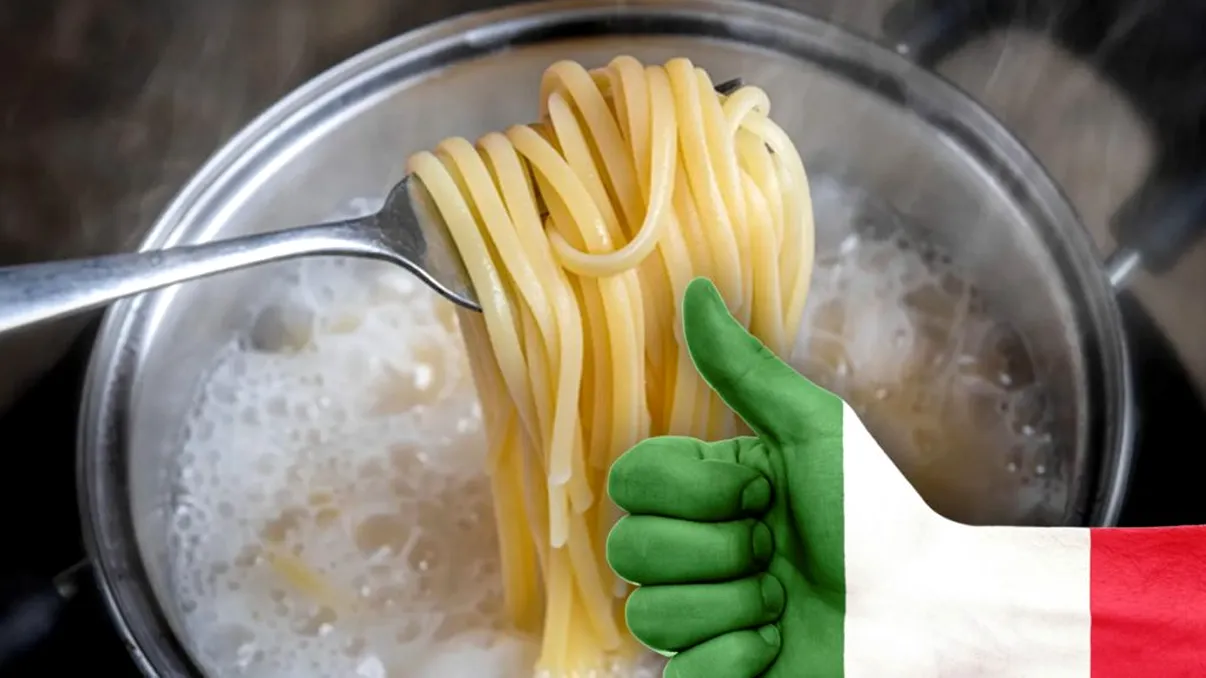 Câtă apă se pune la fiert pentru 200 de grame de paste. Greșeala pe care o fac multe gospodine, nu mai ies ca în Italia