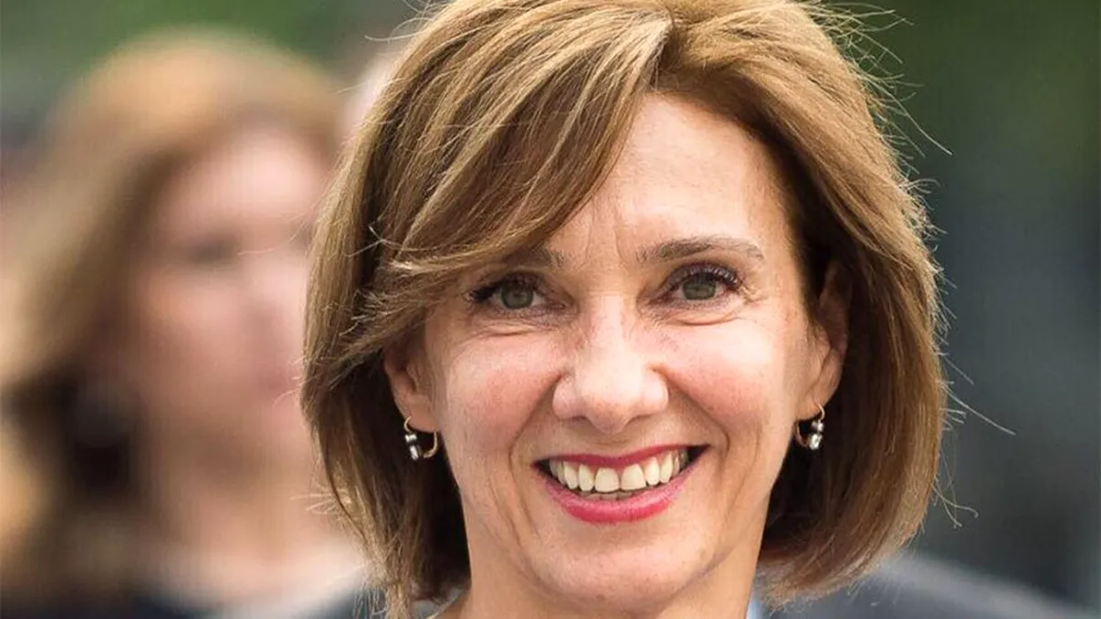 Cum arăta Carmen Iohannis în adolescenţă. Imagini puţin cunoscute cu soţia preşedintelui. Foto