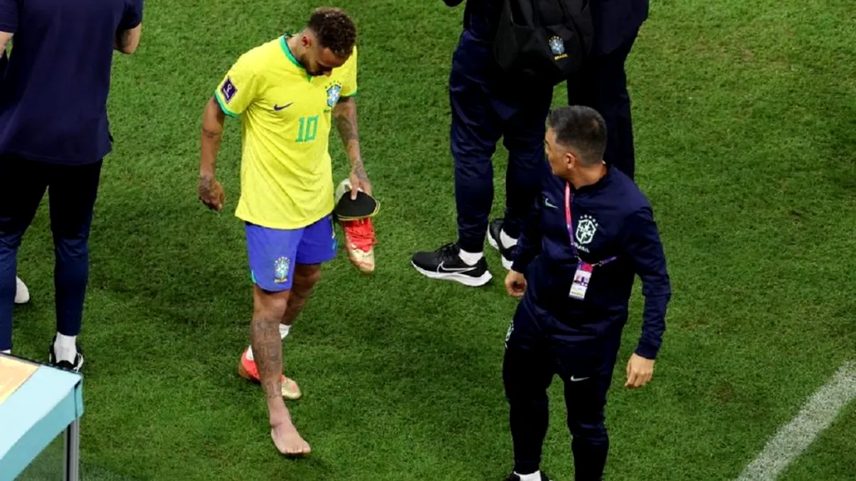Selecționerul Braziliei a anunțat care este situația lui Neymar, după accidentarea din meciul cu Serbia. Cum arată glezna starului brazilian - FOTO