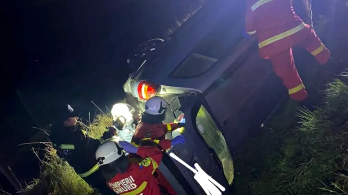 Accident mortal pe DN7 după coliziunea dintre un TIR și un autoturism. Două persoane și-au pierdut viața, iar alta este rănită