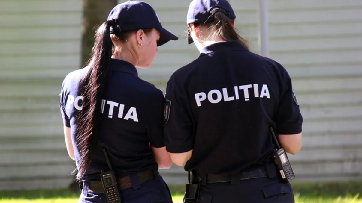 Moment revoltător la o petrecere, după ce două polițiste și-au făcut apariția printre invitați. Cine erau, de fapt, femeile care au făcut de rușine imaginea Poliției Române