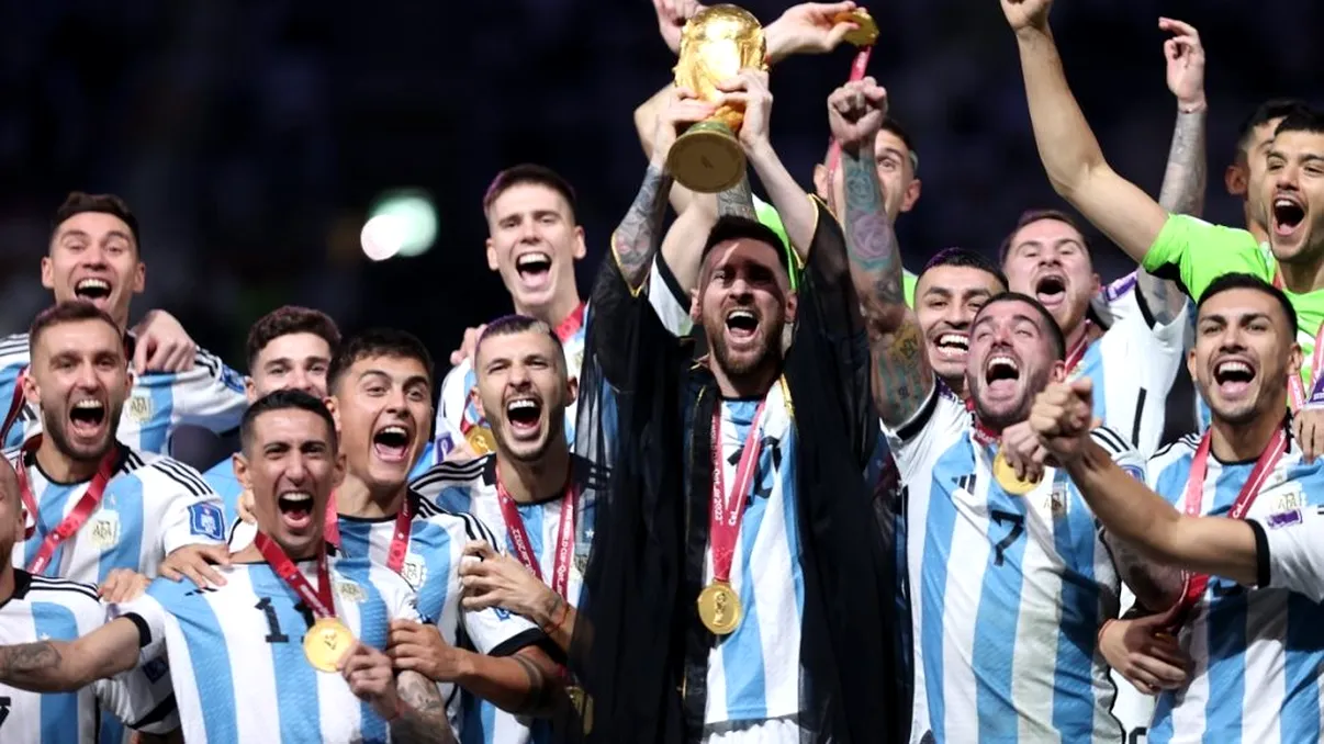 Lionel Messi, urmașul lui Diego Armando Maradona. Starul argentinian și-a condus echipa spre titlul mondial și a fost desemnat cel mai bun jucător al turneului - FOTO & VIDEO