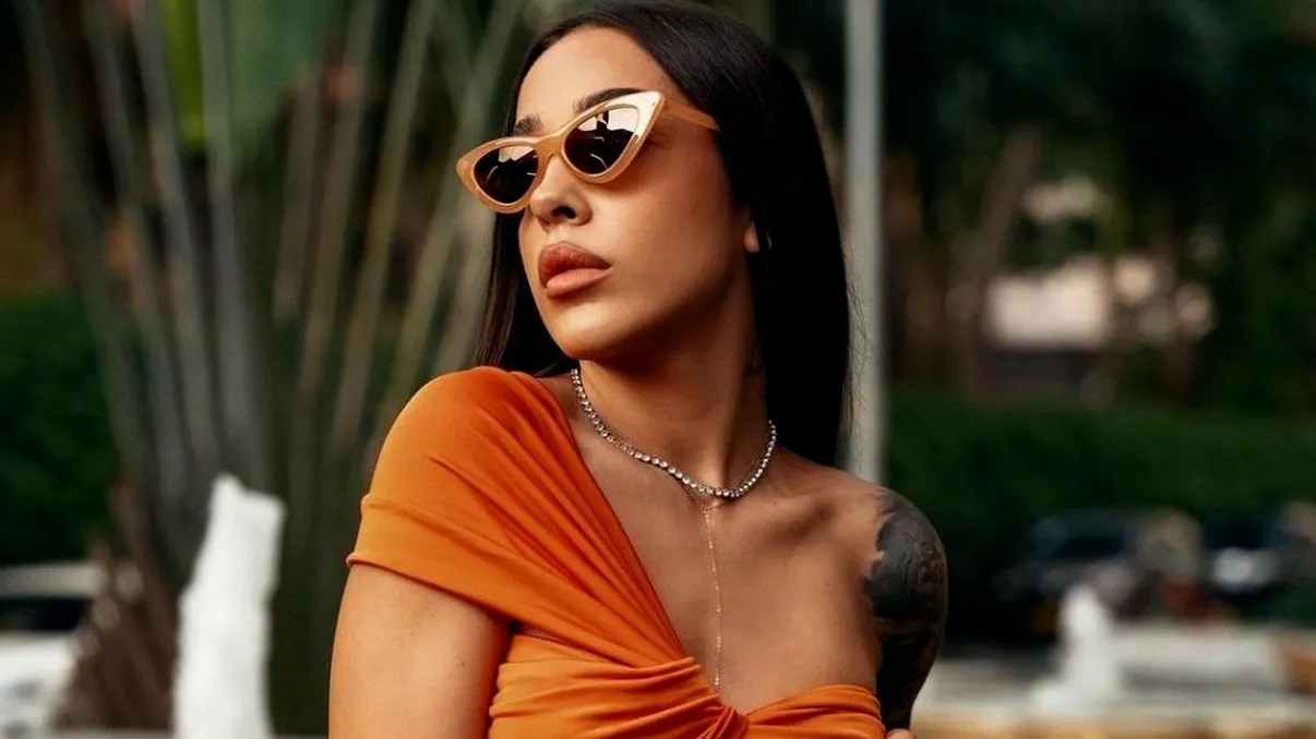 Ştefania, pictorial de senzaţie lângă elefanţi. Ce a urmat e de tot râsul: „Se citea panica pe chipul meu”. Foto