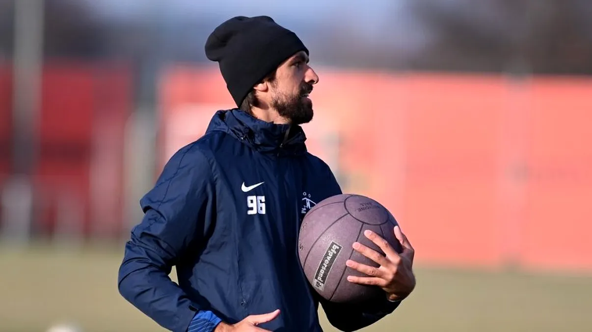 Cum arată Andrea Compagno, după accidentarea horror din meciul Chindia - FCSB, când s-a dat cap în cap cu Darius Olaru. „Preferam să nu rămân cu urme” - FOTO