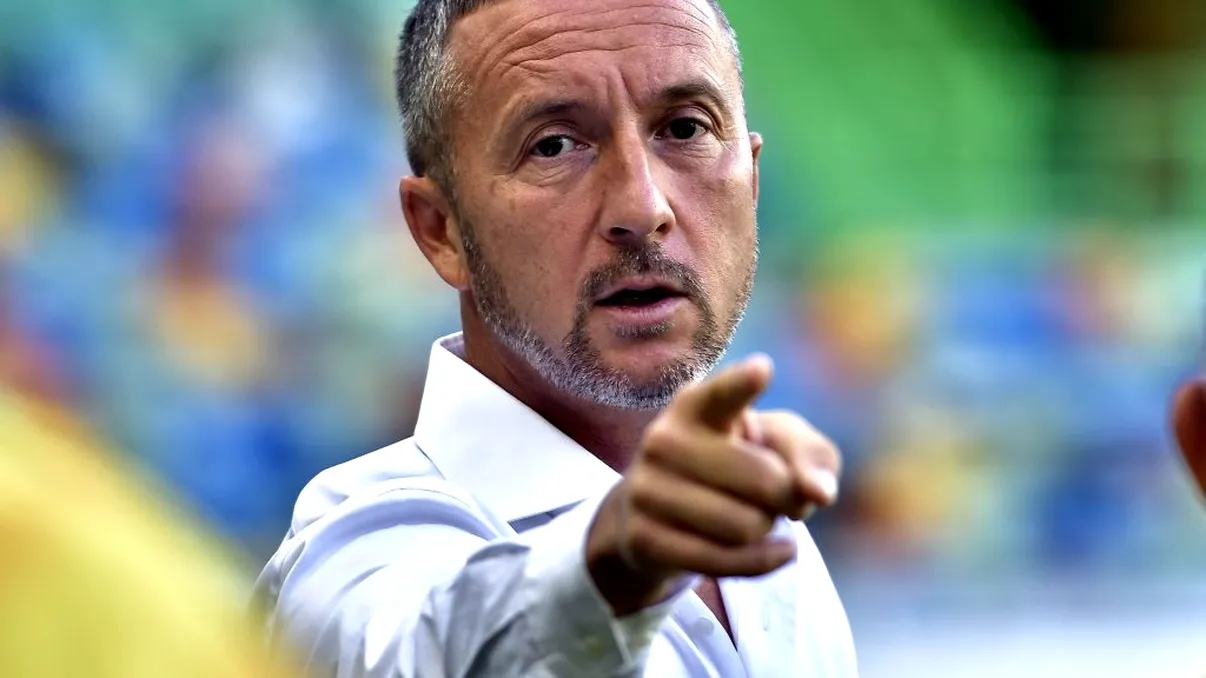 Mihai Stoica a recunoscut că Gigi Becali a făcut schimbările la meciul FCSB - Farul 2-3 și l-a criticat pe patron. „Asta este realitatea”