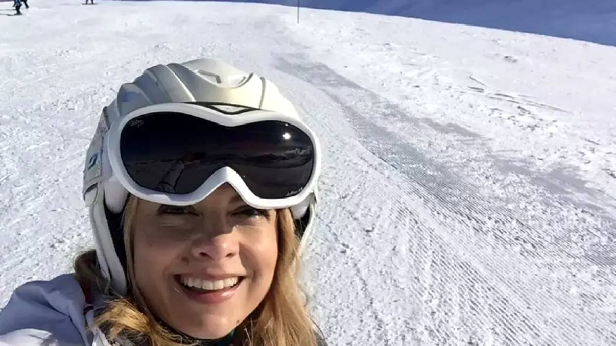 Simona Gherghe, accident la schi. Prezentatoarea a ajuns la spital. Ce i-au spus medicii