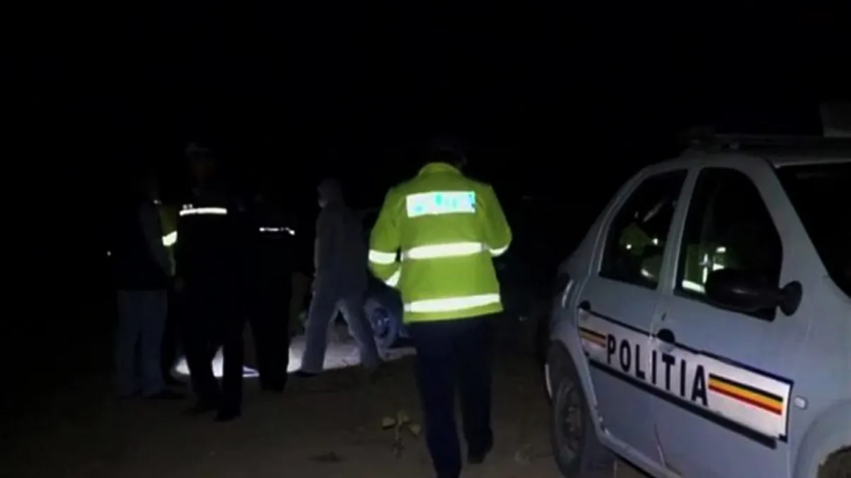 Poliția Capitalei, în alertă! O femeie a fost închisă de iubit în portbagajul unei mașini incendiate, părăsită pe un câmp. Cum a reușit să se salveze victima în ultimul moment