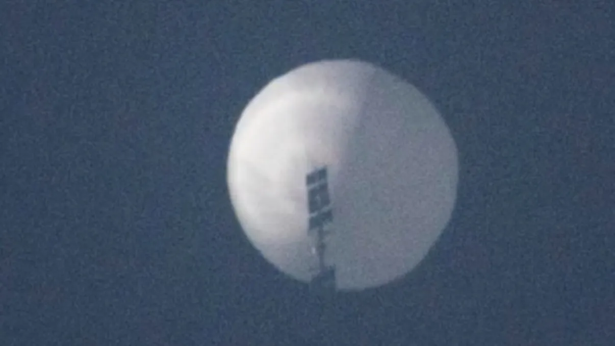 După SUA şi Canada, China încearcă să doboare un obiect zburător misterios. Avertismentul transmis de către autorităţi populaţiei