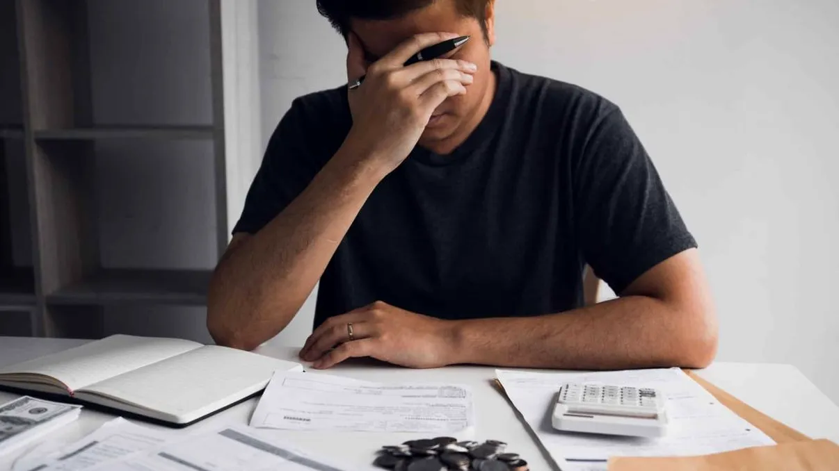 Câte luni trebuie să ai lucrate pentru un credit de nevoi personale. Vechimea minimă cerută de bănci