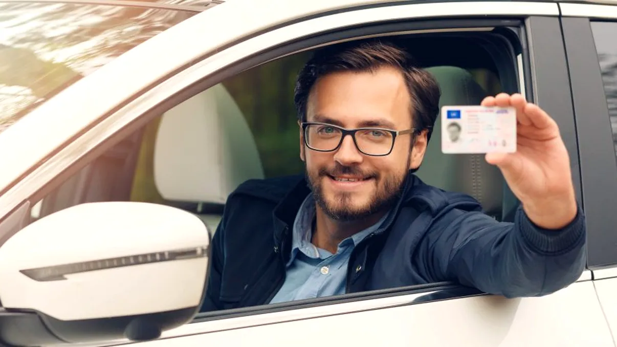 Rămâi fără permis auto un an de zile. Greşeala care te lasă pieton pe loc, poliţiştii nu stau la discuţii