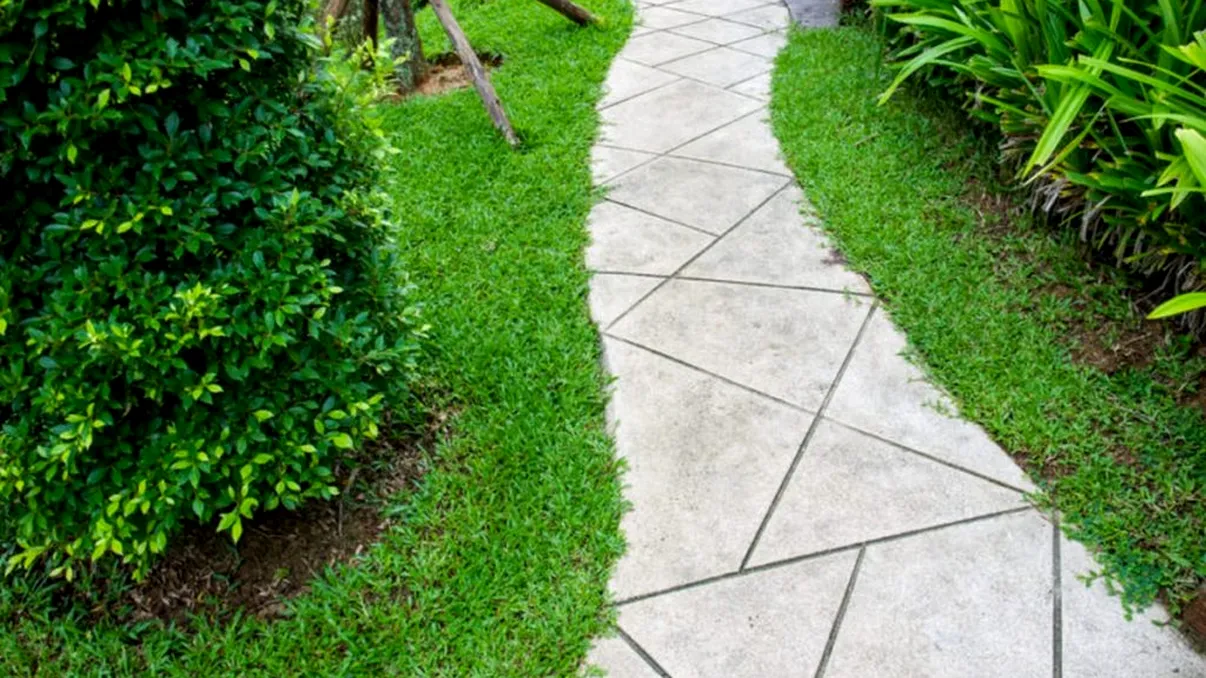 Cum îți repari aleea din curte ieftin și eco-friendly. Cel mai rapid truc te ajută primăvara