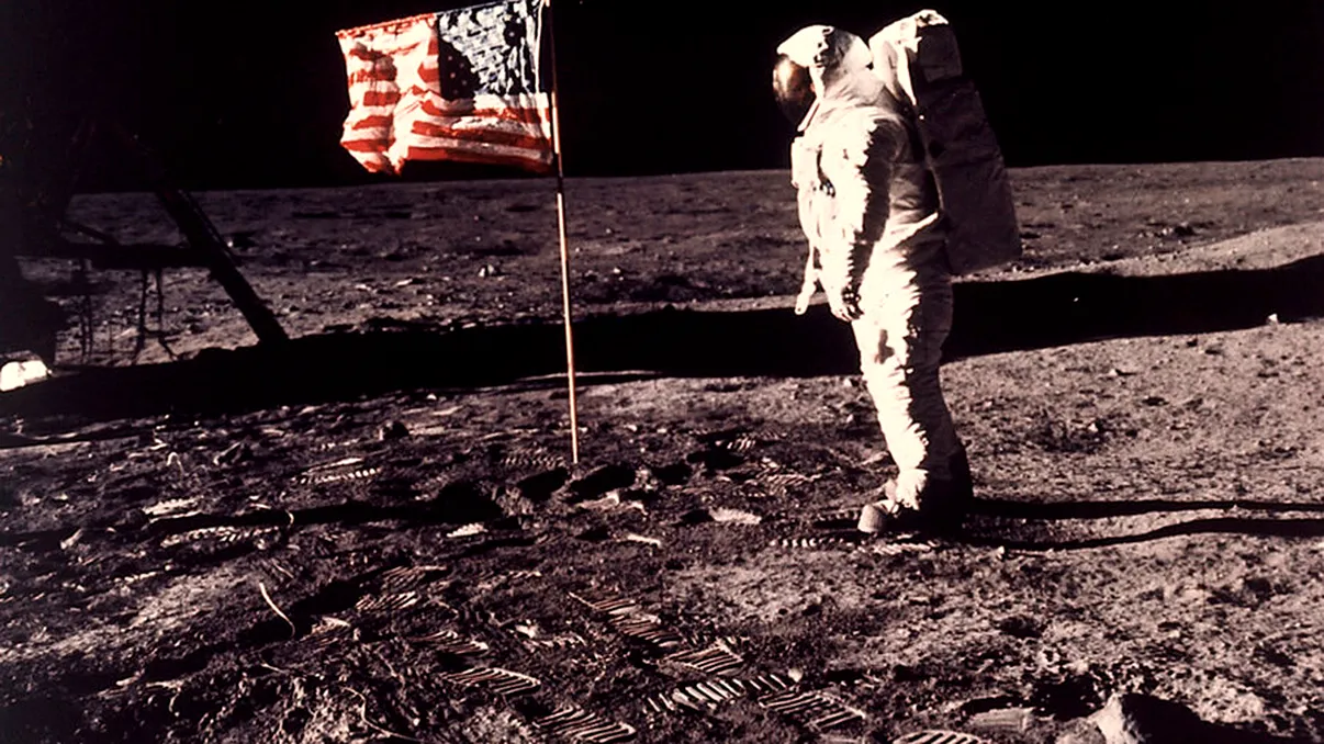 Cine sunt cei patru astronauţi care vor zbura spre Lună, după cinci decenii. Care este scopul misiunii lor, de fapt