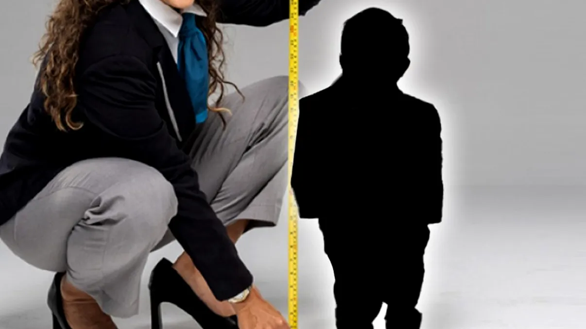 El este cel mai scund om din lume. Are 20 de ani și doar 65 cm înălțime