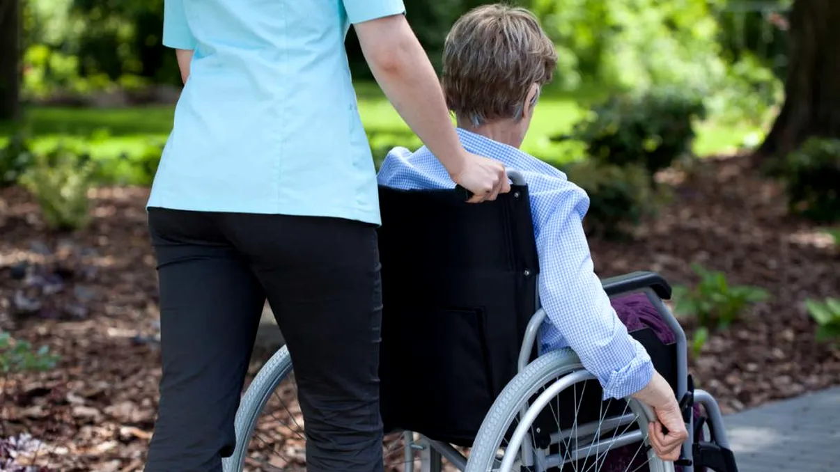 O badantă din Moldova a primit o moștenire colosală. Rudele bărbatului italian au dat-o în judecată